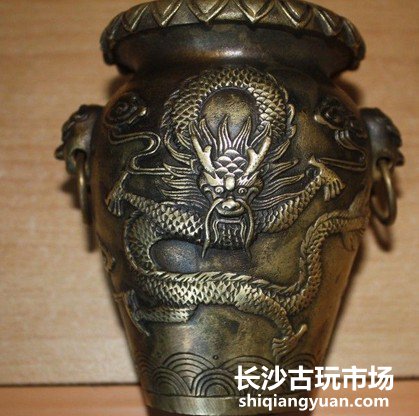 从作伪方法鉴别青铜器