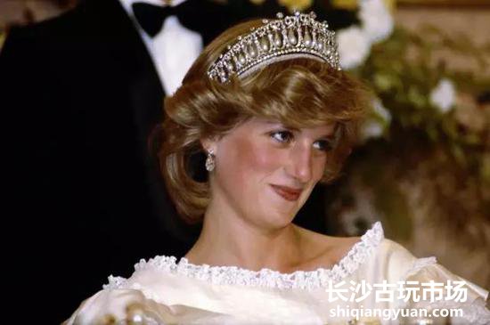 珍珠选购鉴别：该如何购买珍珠饰品？