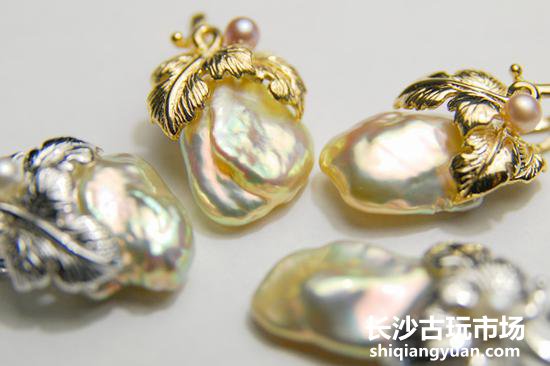 巴洛克珍珠(Baroquepearls):又称变形珠,圆形以外的形状甚具装饰性。
