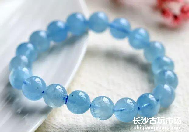 决定女人的气质不是身材和长相，而是它“海蓝宝”