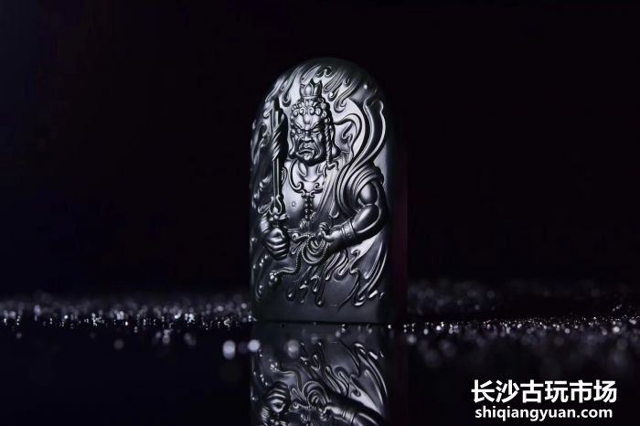 如何区分青玉和青白玉？