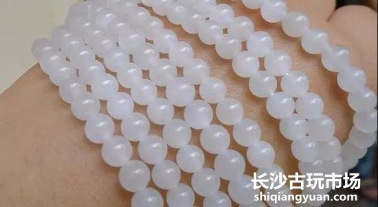 上图为和田玉