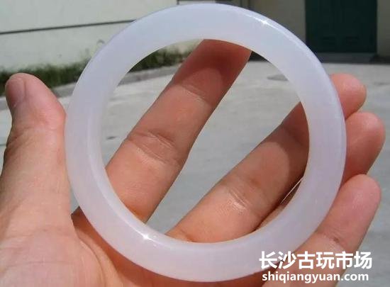 上图为大理石