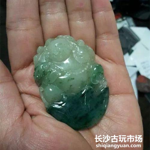 绿色独山玉