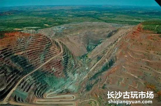 图2 全球约90%的红-粉色钻石来自著名的阿盖尔(Argyle)矿。 矿区每年约产出50ct粉钻,但多为小颗粒。