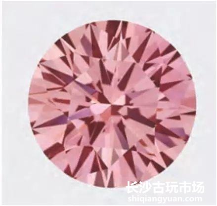 图3 一颗11.08 ct Fancy Vivid的粉红钻石,GIA检验表明其经过多步骤处理。 《GEMS & GEMOLOGY》2012 FALL。