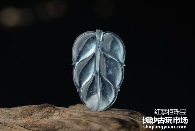 玻璃种翡翠价格很高吗？玻璃种翡翠价格多少钱