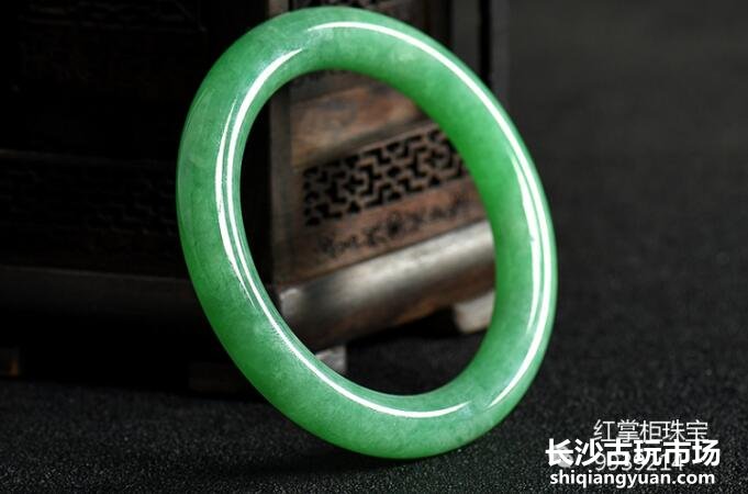 翡翠价格多少钱买得到？翡翠价格多少才不花冤