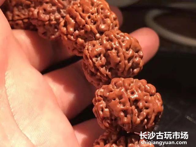 极品文玩上都有哪些不可或缺的特征？