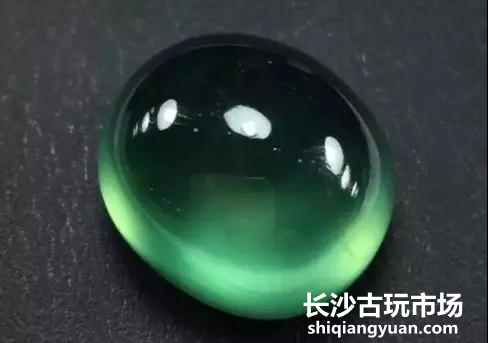 这颗葡萄石,大概会被很多朋友当做“翡翠”吧。