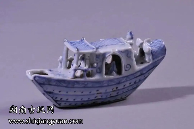 元青花船形水注
