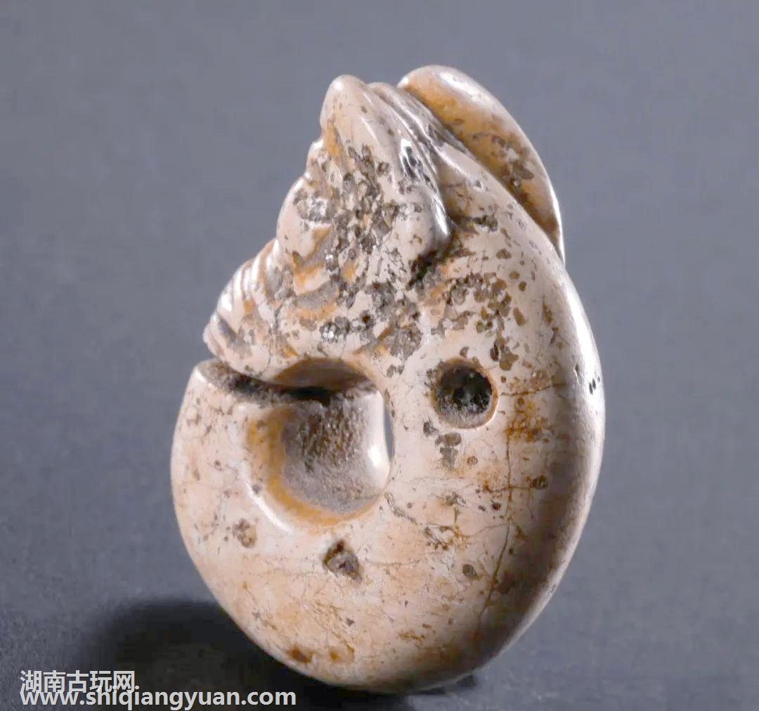 鸡骨白沁色古玉