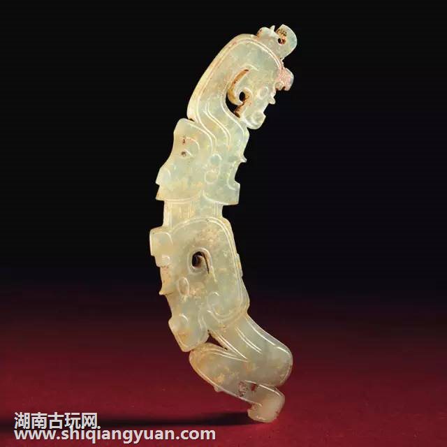 西周玉人龙形佩