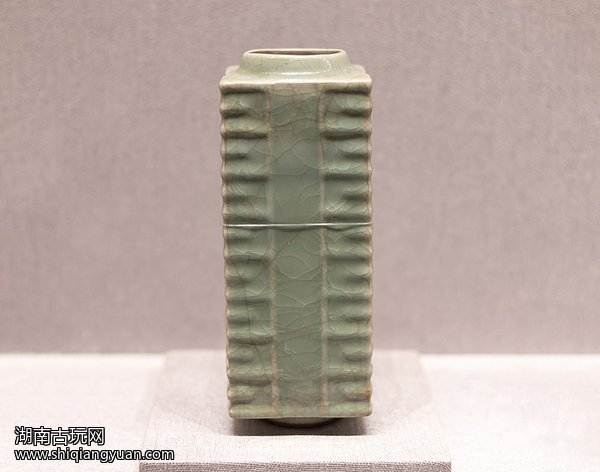 南宋龙泉窑青釉琮式瓶
