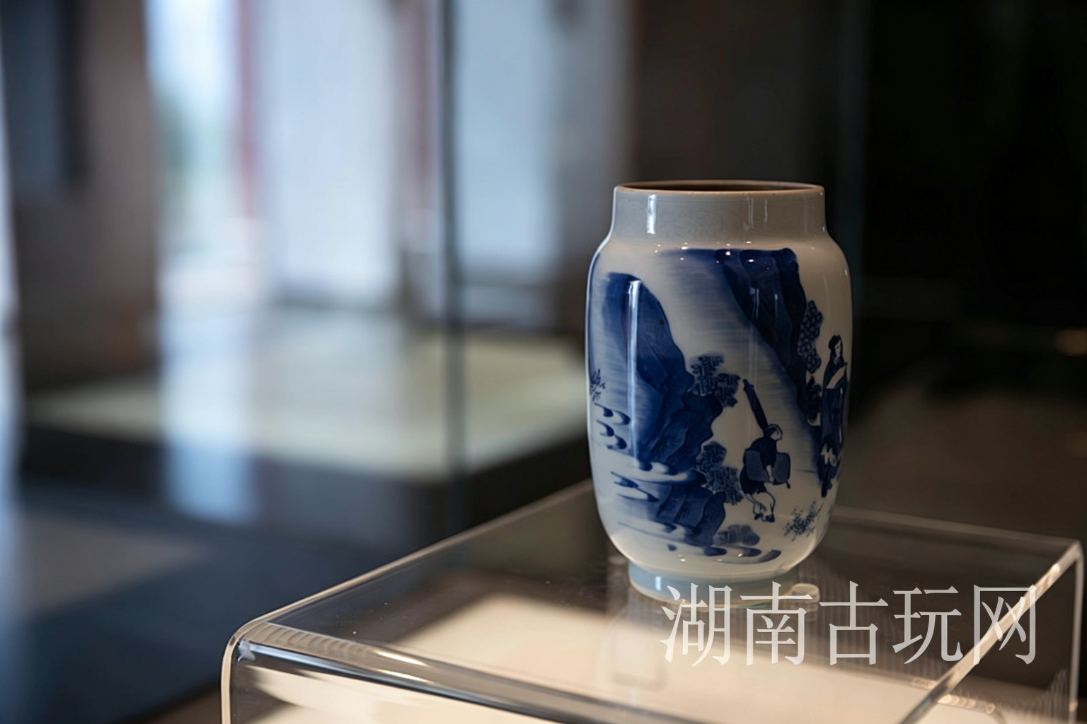 清代青花山水瓷罐 博物馆展讯